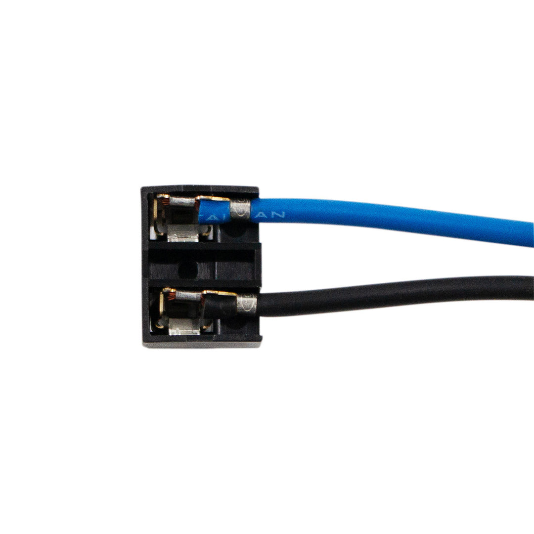 2 - Wire Universal H7 Halogen Bulb Headlight Connector. Two Pins at 90° Angle